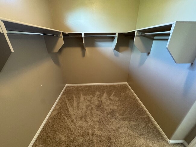 Building Photo - PRICE JUST REDUCED! Highly Desirable Lakota Ridge!