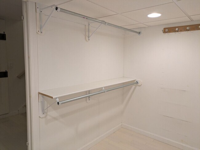 Building Photo - 56 Glengarry Dr