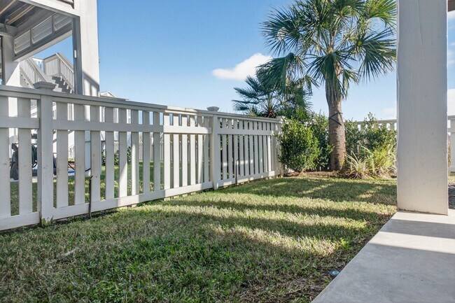 Building Photo - 3815 Seabreeze Ln