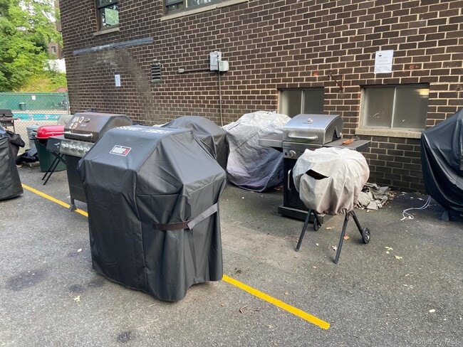 Building Photo - 2261 Palmer Ave