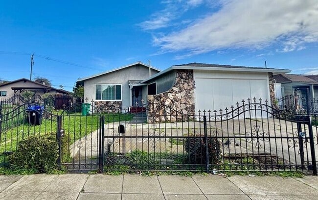 Building Photo - 3+ Bed 2 Bath House in Richmond -- AVAILABLE NOW !!