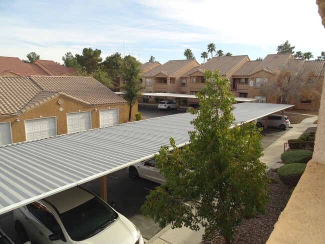 Building Photo - Well Cared For 1 Bed, 1 Bath 2nd Floor West Side Condo