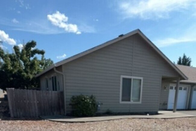 Primary Photo - 403 Marion Ln
