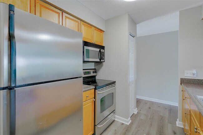 Building Photo - 12293 Sailwinds Dr