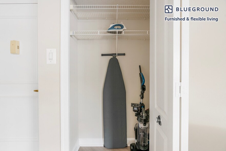 Building Photo - 2140 L St NW