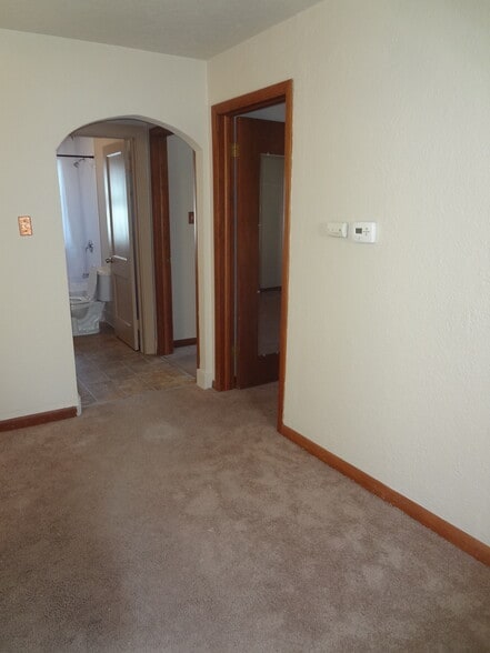 Building Photo - 34130 Davies Dr