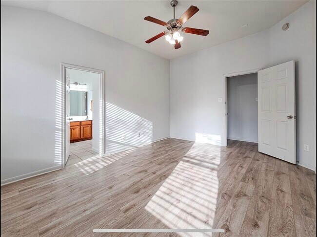 Building Photo - 6422 Richland Hills Dr