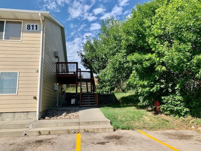 Building Photo - 811 Mallow St