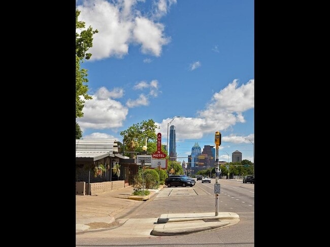 Building Photo - 206 Park Ln