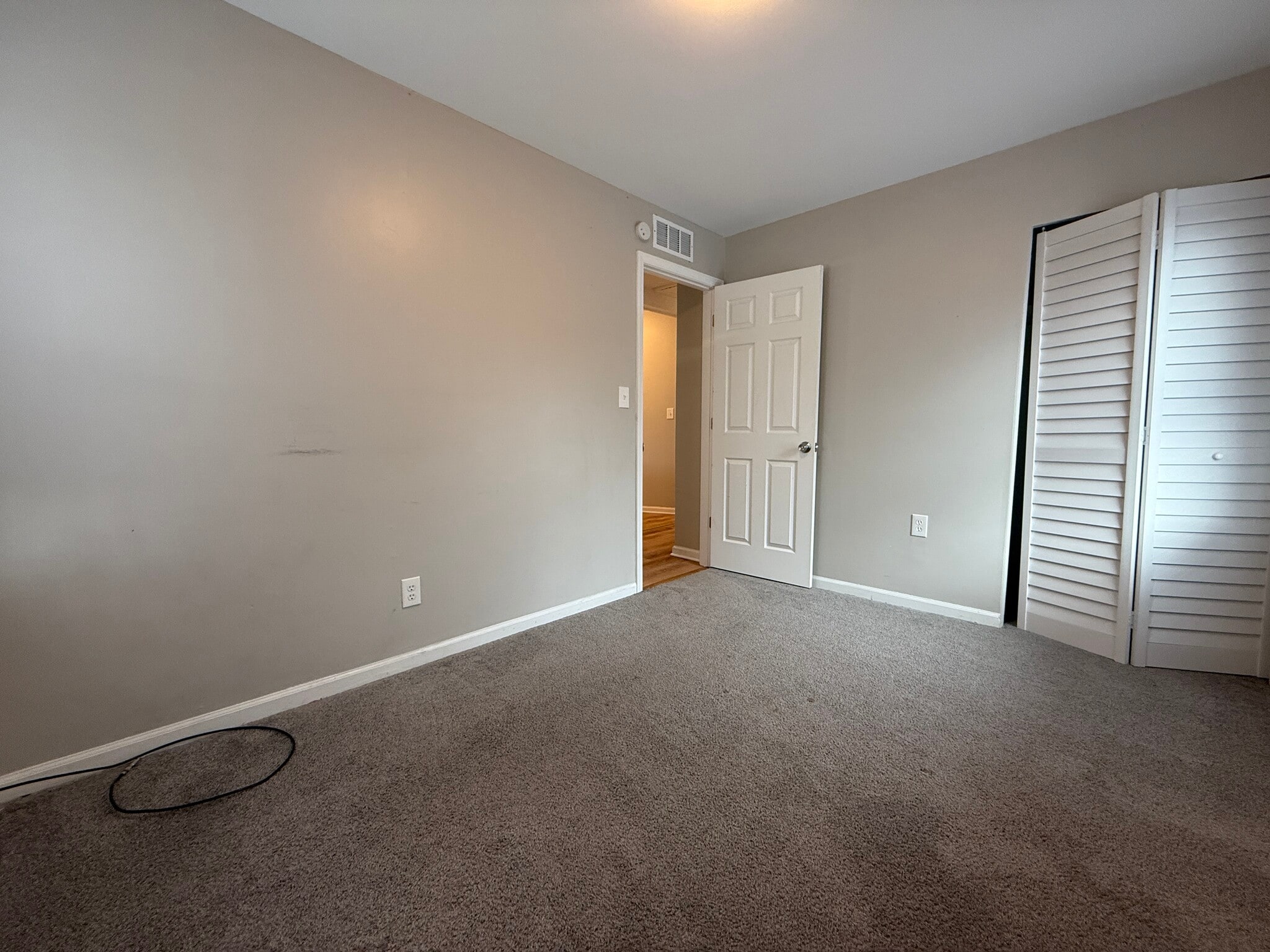 Building Photo - 14310 Hobart Ave