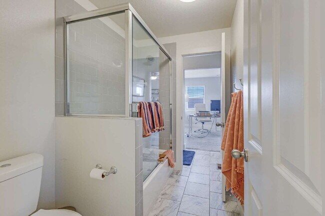 Building Photo - Beautiful mountain views from a Gold Hill Mesa corner lot with a hot tub!