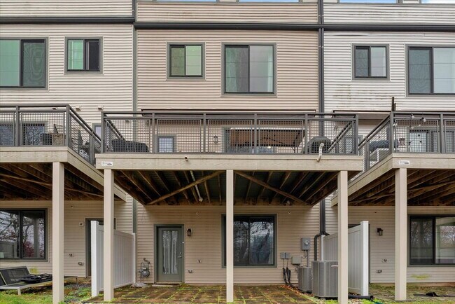 Building Photo - A Glimpse of Serene Living in Chantilly, VA