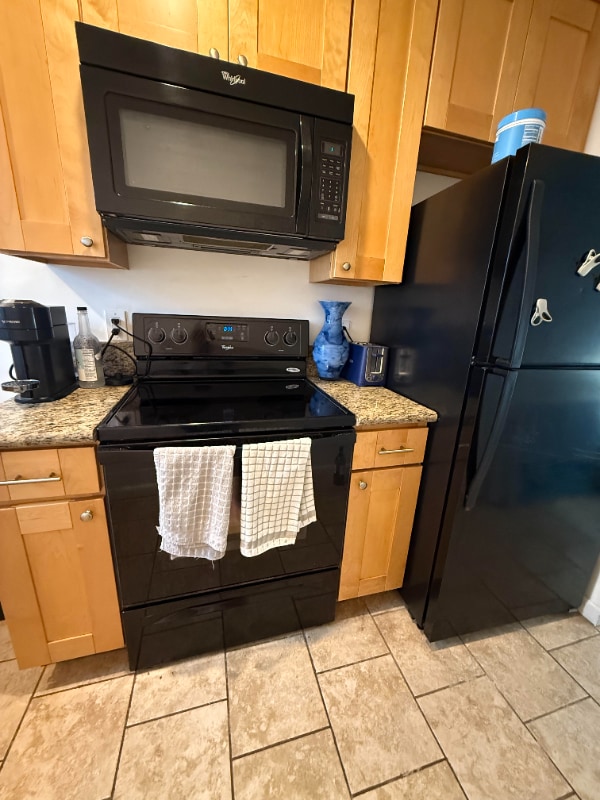 Building Photo - 931 Grand Ave