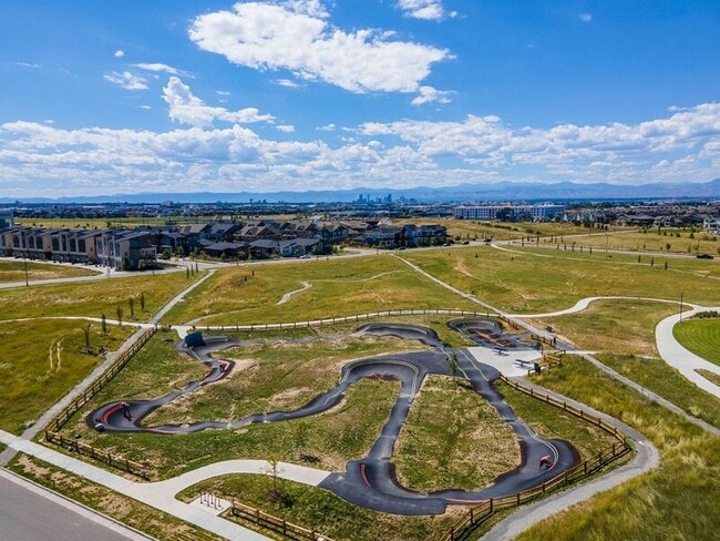 Building Photo - 6240 N Florence Wy