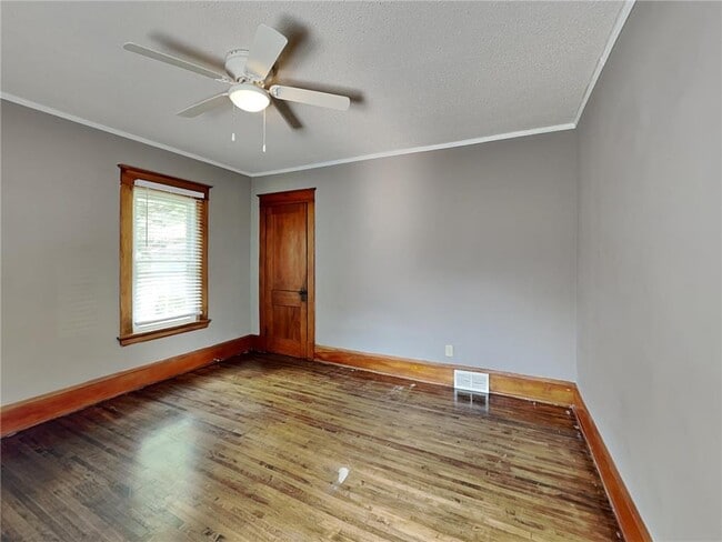 Building Photo - 1403 Barclay St