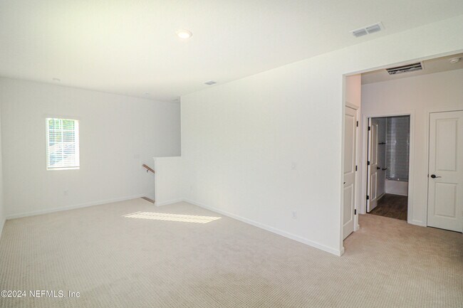 Building Photo - 483 Stargaze Ln