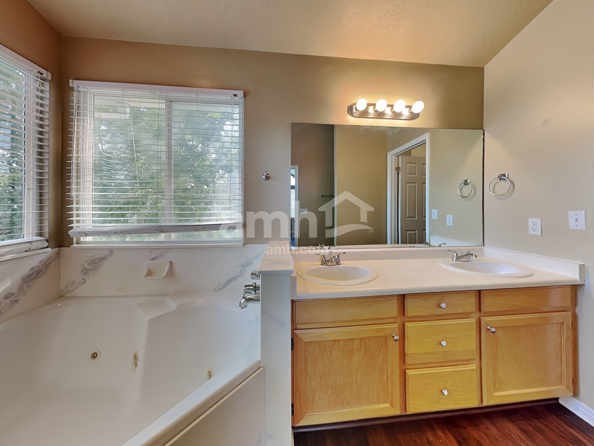 Building Photo - 8706 S Pebble Crest Way
