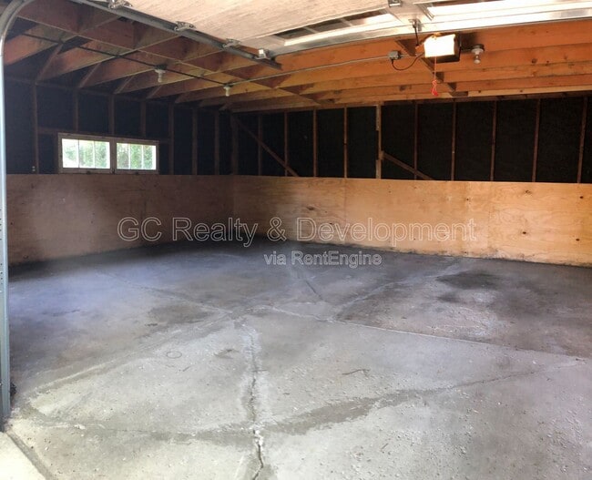 Building Photo - 829 S Monroe St