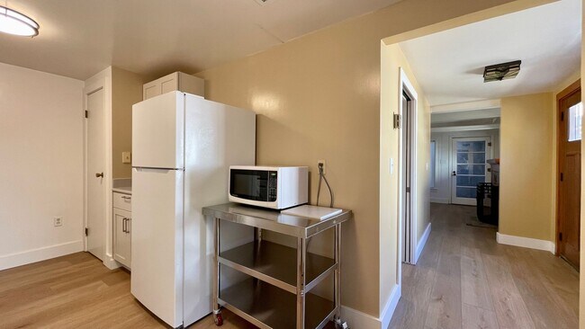 Building Photo - 1453 Lizzie St