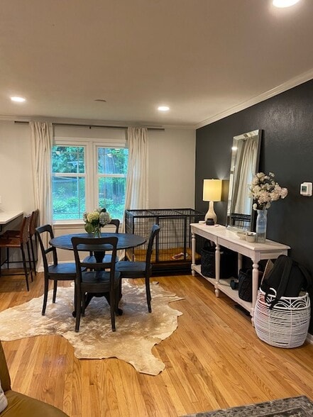 Building Photo - 122 N Kenosha Dr