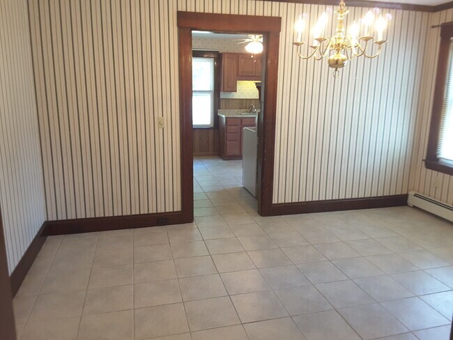 Building Photo - 15-21-21 McBride St