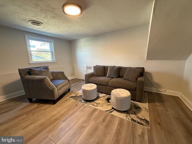 Building Photo - 331 Candlewood Rd