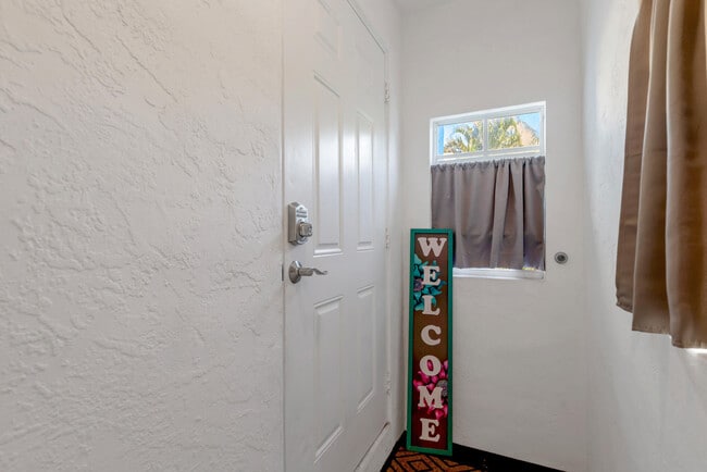 Building Photo - 2350 Parker Ave