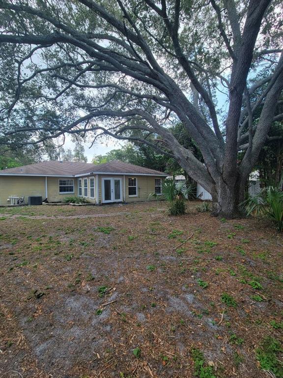 Building Photo - 7109 S Shamrock Rd