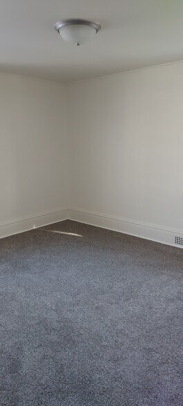 Building Photo - 730 Ashland Ave