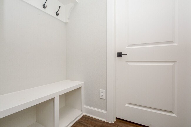 Building Photo - 2902 Tanager Trace