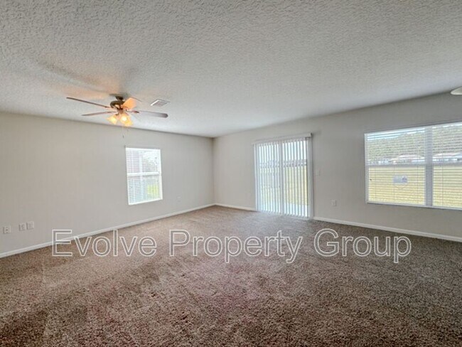 Building Photo - 119 Fairway Ct