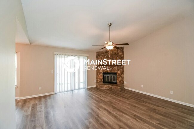 Building Photo - 3 Bedroom Pet-Friendly Home in JACKSONVILLE, FL with Main Street Renewal