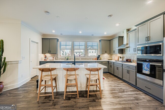 Building Photo - 568 Avondale Pk Cir