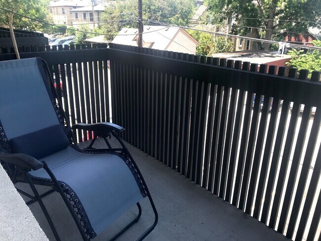 Building Photo - Studio Apartment in Awesome Denver Location!