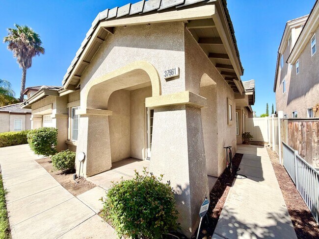 Building Photo - Wonderful 4 bedroom Single Story Murrieta Home (COMING SOON)