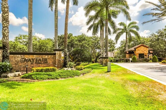Building Photo - 6455 NW 78th Dr