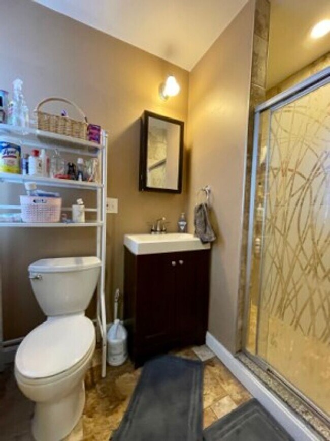 Building Photo - 5 Bed 2 Bath - Allston - 9/1