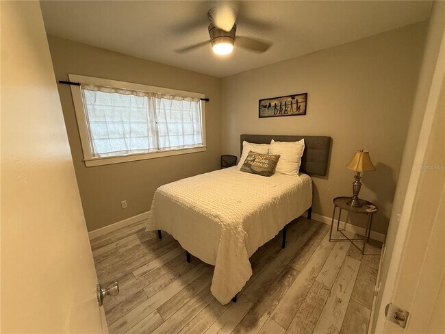 Building Photo - 13717 Lazy Oak Dr