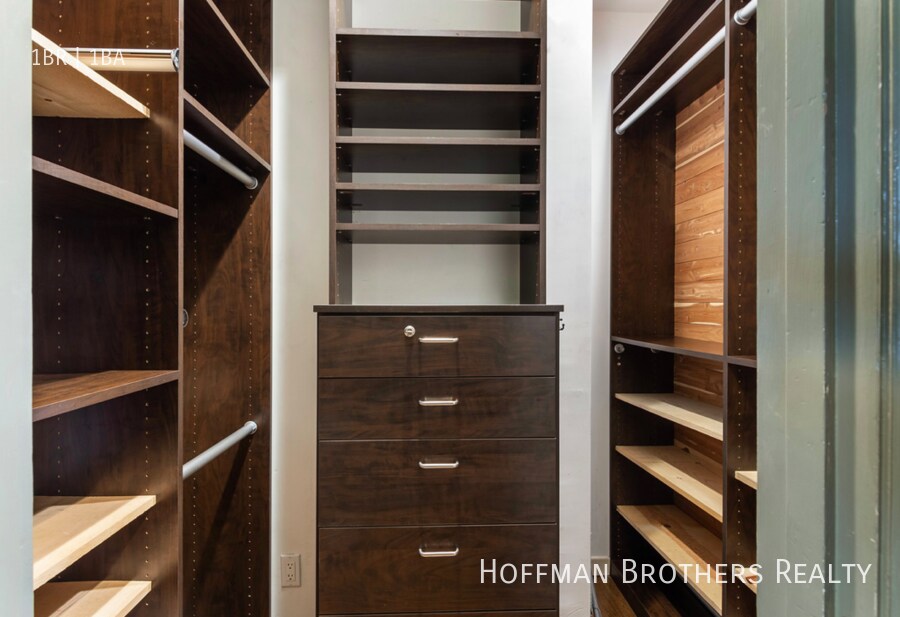 Building Photo - 254 S Vendome St