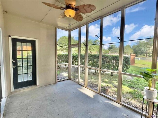 Building Photo - Beautifully Updated Three Bedroom Condo Ne...