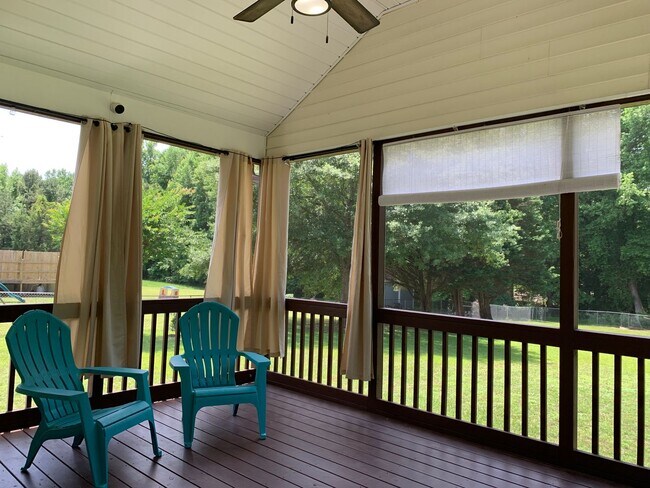 Building Photo - Fantastic Renovated Raleigh Ranch, With Am...