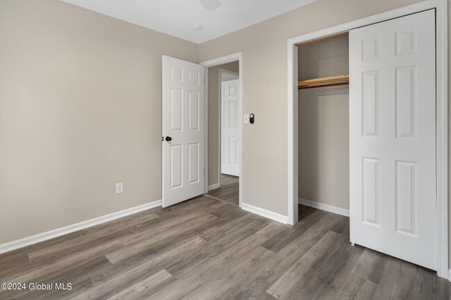 Building Photo - 3 Terry Ct