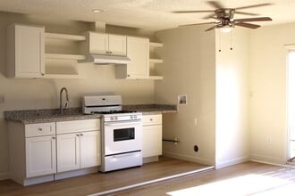 Building Photo - Studio Apartment Quailwood Neighborhood
