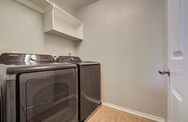 Building Photo - 25266 Boulder Bend Ln