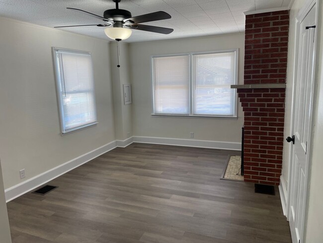 Building Photo - 435 Roan St