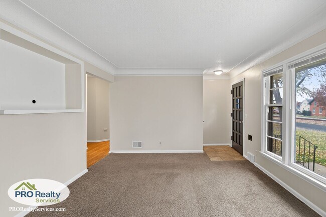 Building Photo - 3 Bedroom Home **50% off December's Rent with a December 2025 Move In**