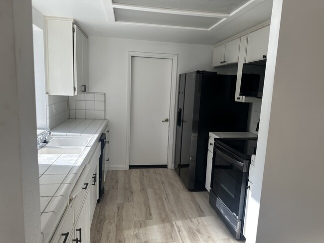 Building Photo - 33030 Rd 233