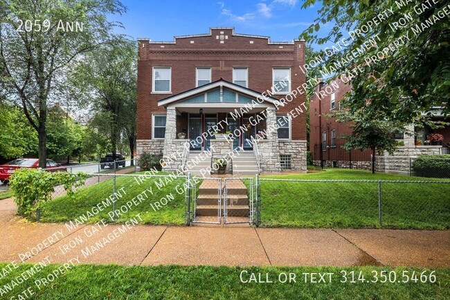 Building Photo - Stunning townhome in McKinley Heights now ...