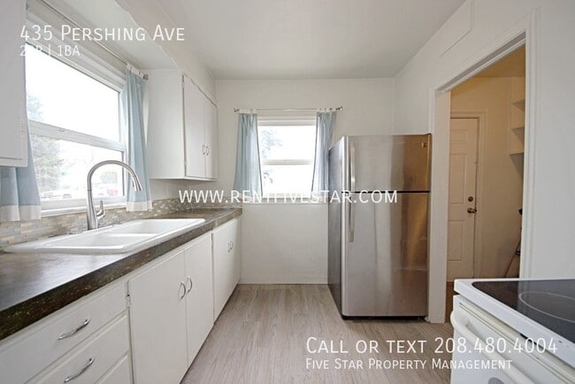 Building Photo - 435 Pershing Ave