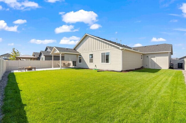 Building Photo - 3806 Winged Dove St